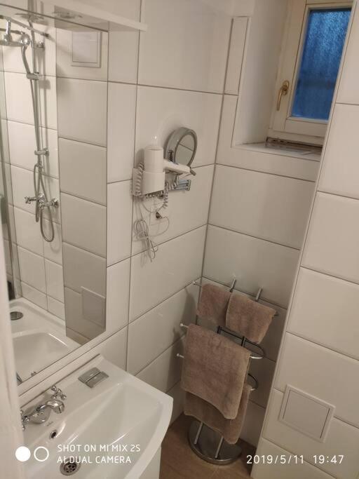 Budget Dbl Studio Free Breakfast Любляна Экстерьер фото