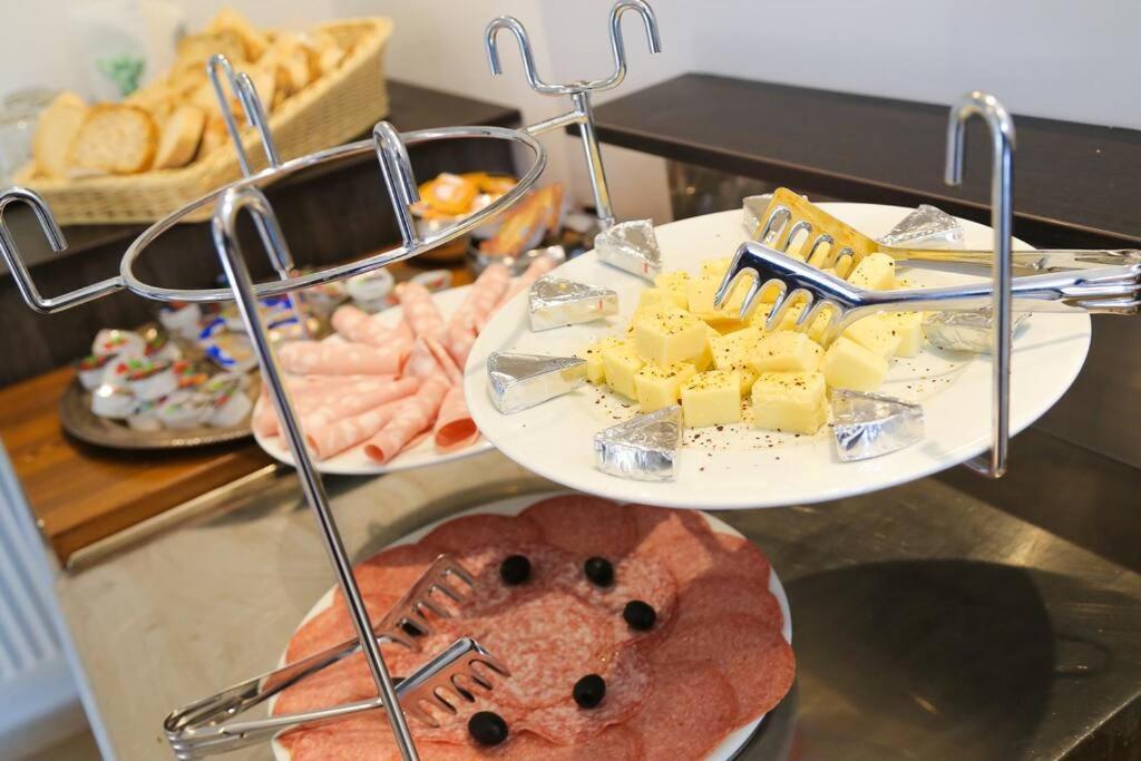 Budget Dbl Studio Free Breakfast Любляна Экстерьер фото